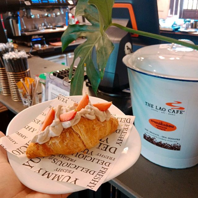 The Lao Cafe' Coffee& Music Angthong