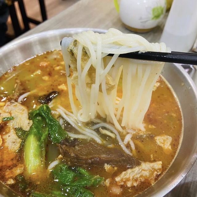 ［台北/龍山寺］ 柳州螺獅粉🦁️｜CP值超高！份量超多！龍山寺美食 拜拜完吃一波🤤 