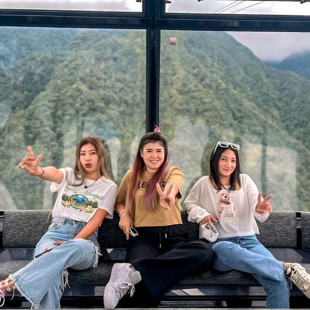 นั่งกระเช้าลอยฟ้าไปหายอดเขา "𝙁𝘼𝙉𝙎𝙄𝙋𝘼𝙉" 🏔 