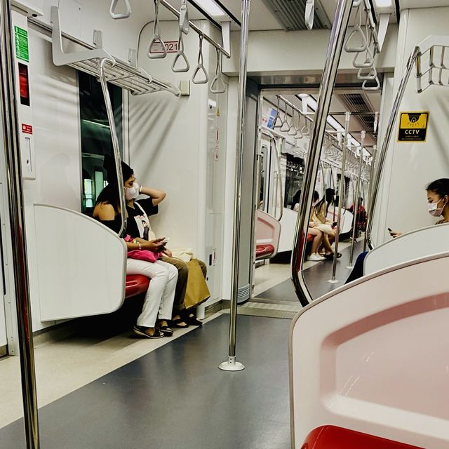 เดินทางเร็วขึ้นด้วยรถไฟฟ้าสายสีแดง | กรุงเทพ