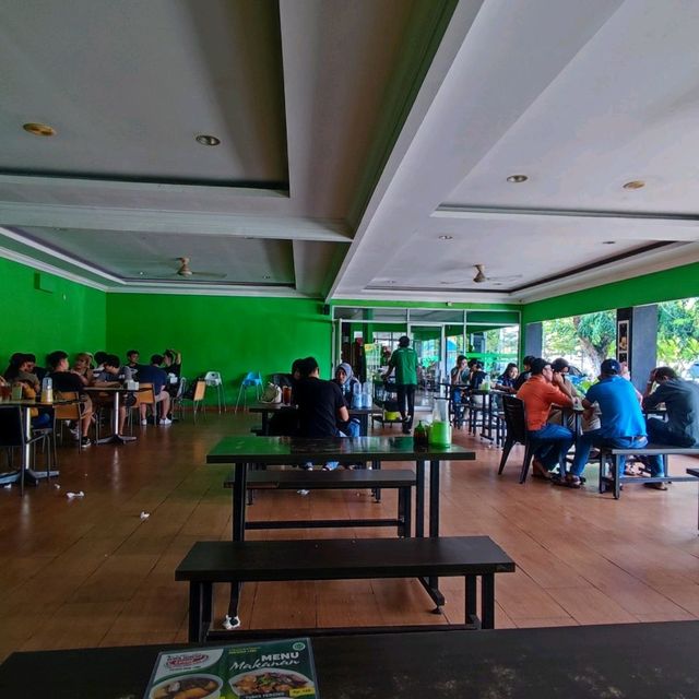 Bebek Goreng H. Slamet