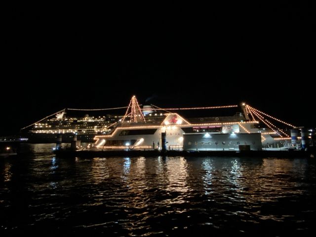 神奈川・横浜。『Christmas Market 2022 in 横浜赤レンガ倉庫』