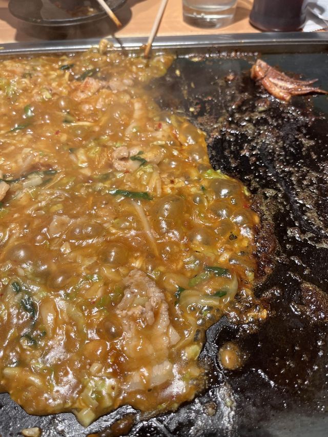 철판에 직접 구워먹는 몬자야키 맛집, 젠야
