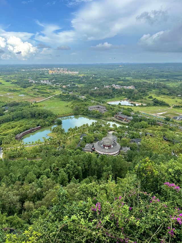 One of the best temples in Hainan💚