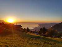 Swiss Chalet overlooking the lake & mountains