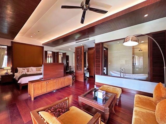 Anantara Suite at Angkor Wat Resort is so beautiful! Let's also visit the Queen's Palace in the afternoon.
