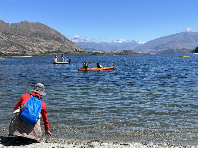 The tranquil lakeside of Wanaka Roy Bay.