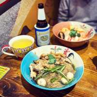 好有泰國氣氛的船麵店