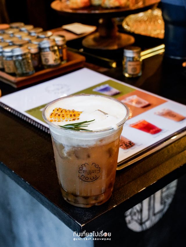 TE time & space ร้านชาดอกไม้ สมุนไพร และชานม 
