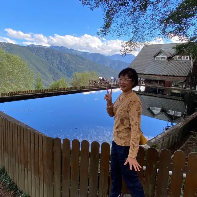 雪山登山口服務站