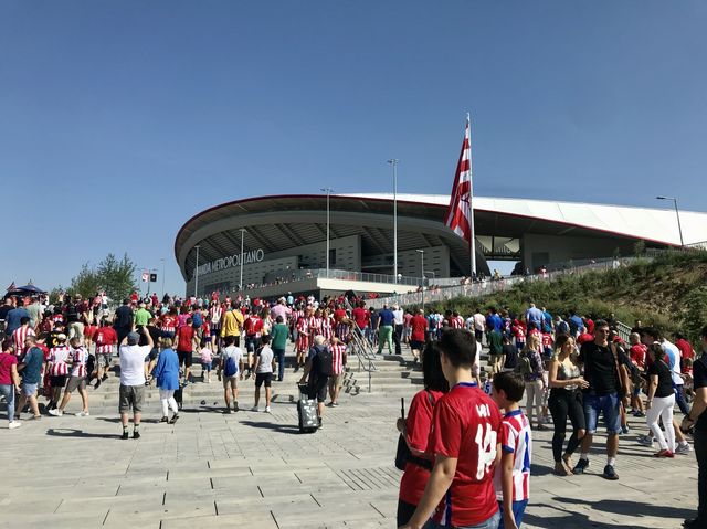 スペイン🇪🇸 サッカーの強豪アトレティコ・マドリードの本拠地をご紹介