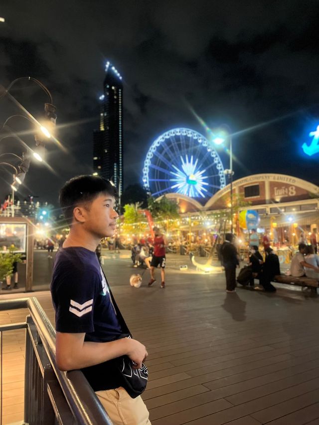 เอเชียทีค เดอะ ริเวอร์ ฟรอนท์ 