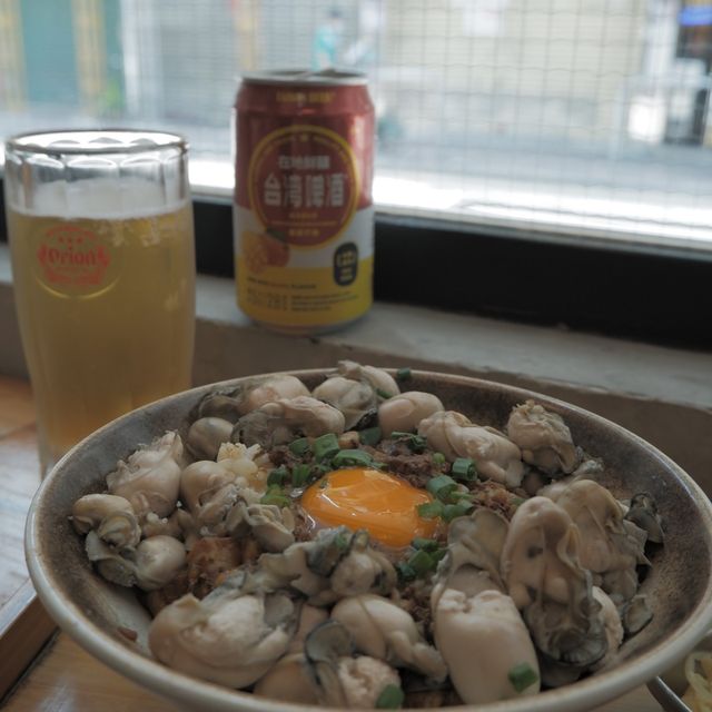 橫巷的台灣小店，魯肉很出色  