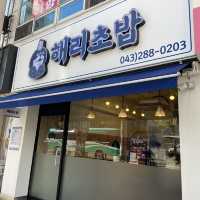 해리네 모듬초밥과 연어덮밥은 어떠신가요?