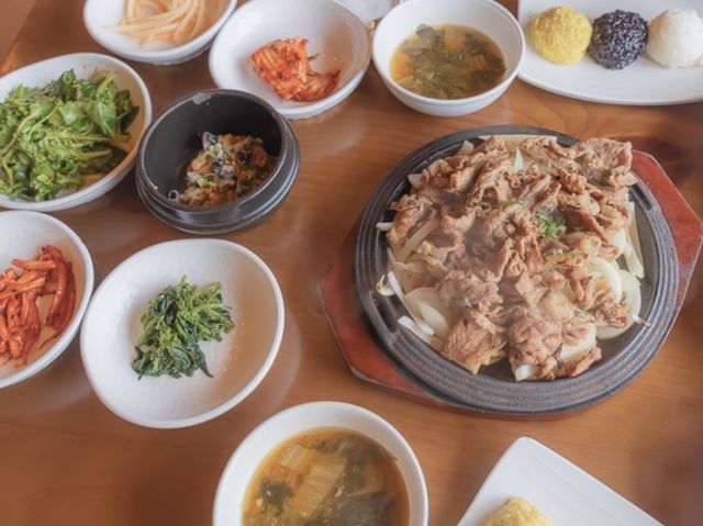 시골 할머니집 밥상같은 쌈밥집 ‘목향원’