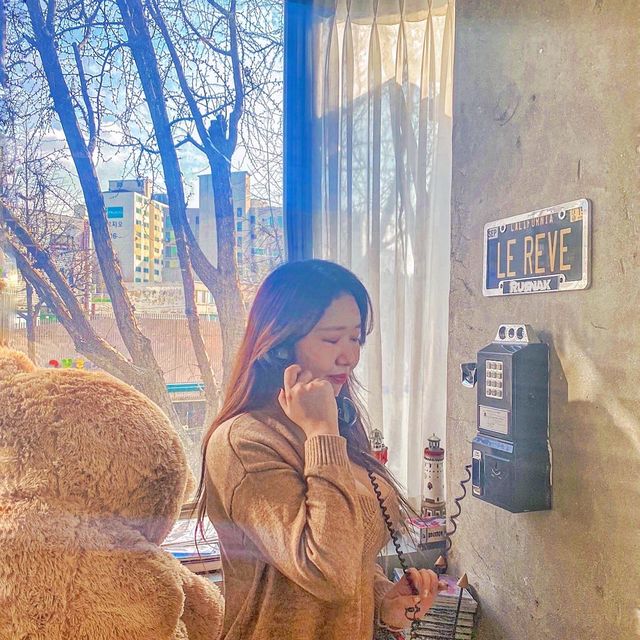이색포토존 가득한 수원역카페 르레브