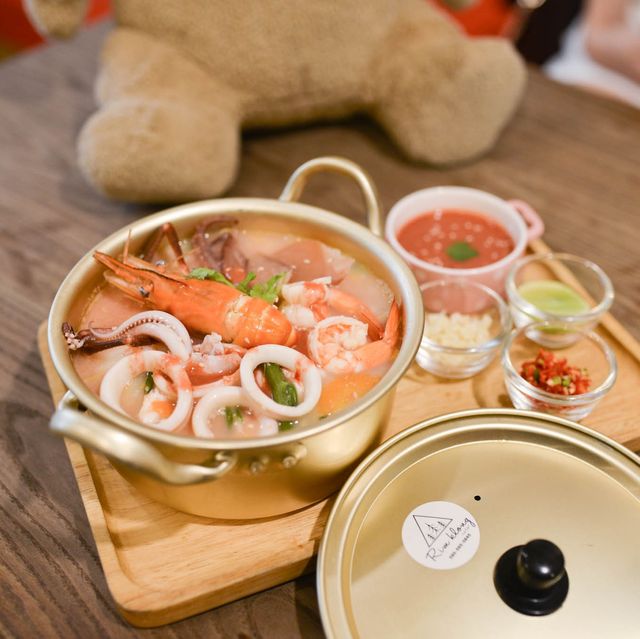 Rim Klong Cafe 🧸