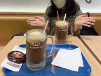 Sipping Root Beer 🍻🍨 at Jewel 