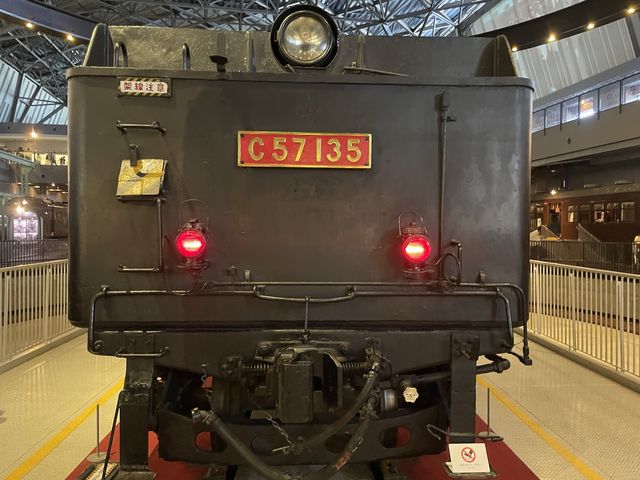 鉄道博物館の名物車両！SL C57 135号機