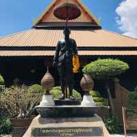 "ออกพรรษา ไหว้พระ ทำบุญ ที่เมืองอุบล"