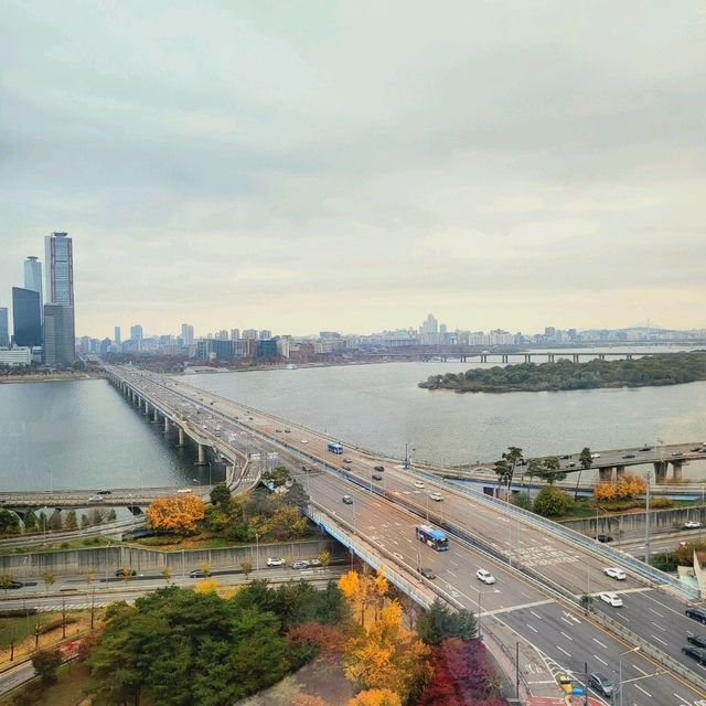 서울에서 한강이 제일 가깝고 이쁜 신상호텔~*