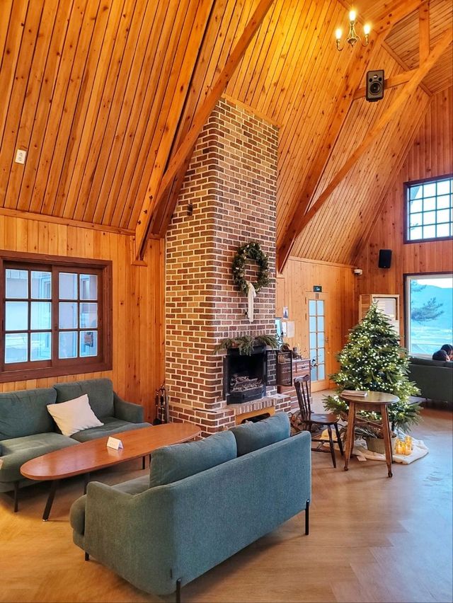 숲속산장에서 크리스마스 즐기는 기분, 청도 카페월든🎄