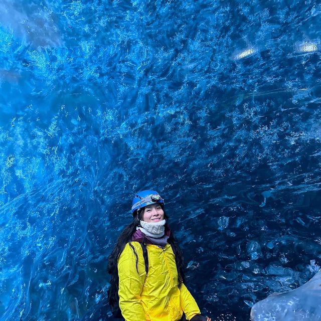 Hang Động Băng xứ Iceland