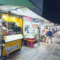 ตลาดห้วยขวางกลางคืน