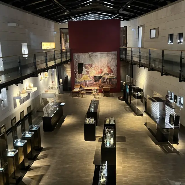 貴重な考古学の文物　エリムタン美術博物館