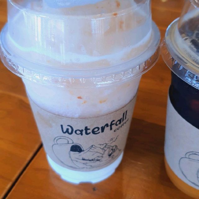 Waerfall coffeee ร้านก๋วยเตี๋ยวถูกปาก บ้านบึง 