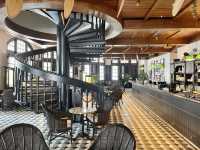 Bars for drinks and tipples at Raffles Hotel