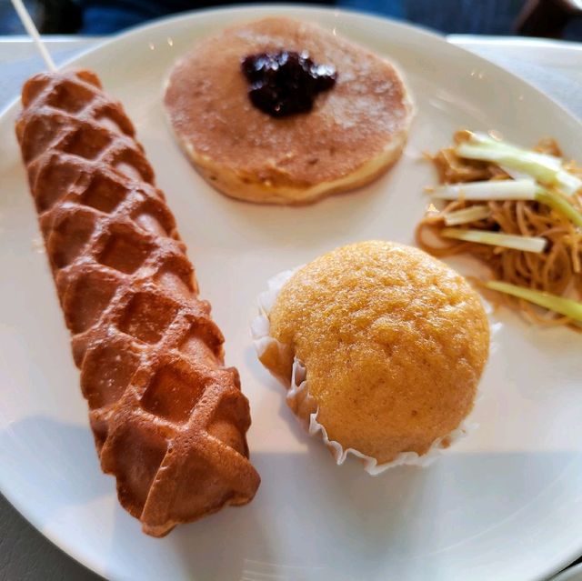 餐廳勁靚😍服務非常好嘅自助早餐