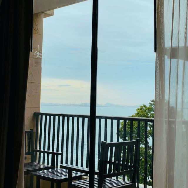 ผ่อนคลายริมชายทะเลส่วนตัวกับ Garden Cliff Resort