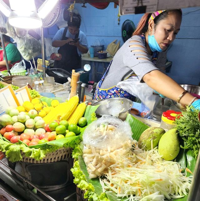 ร้านยำหอยนางรมย์หลังฟอร์จูน