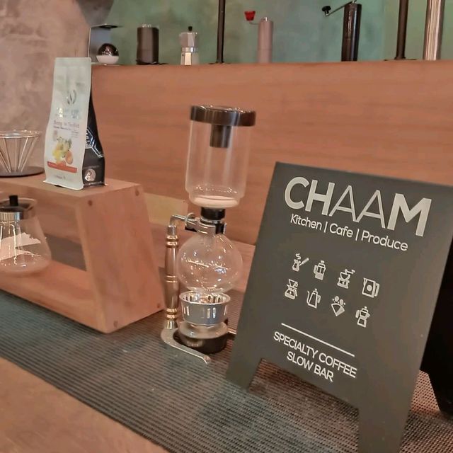  Chaam.ptya คาเฟ่สวย เลียบหาดพัทยา