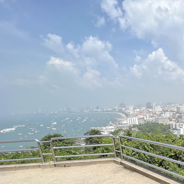Catch the view of Pattaya from the top, free 