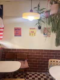 韓国/ソウル【望遠】雑貨も売ってる🍒💛かわいいカフェ🧸
