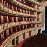 The classical, high-end entertainment! Vienna State Opera