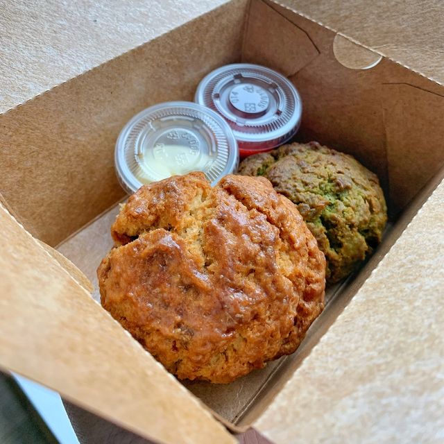 外型有別於傳統鬆餅｜Grandma’s Scone