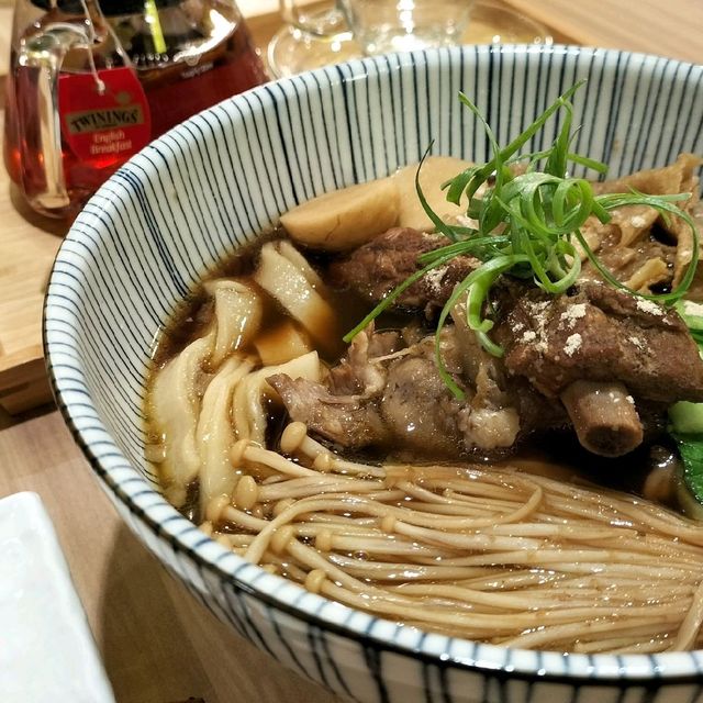 俏皮可愛的馬來西亞餐廳，板橋寵物親子友善餐廳