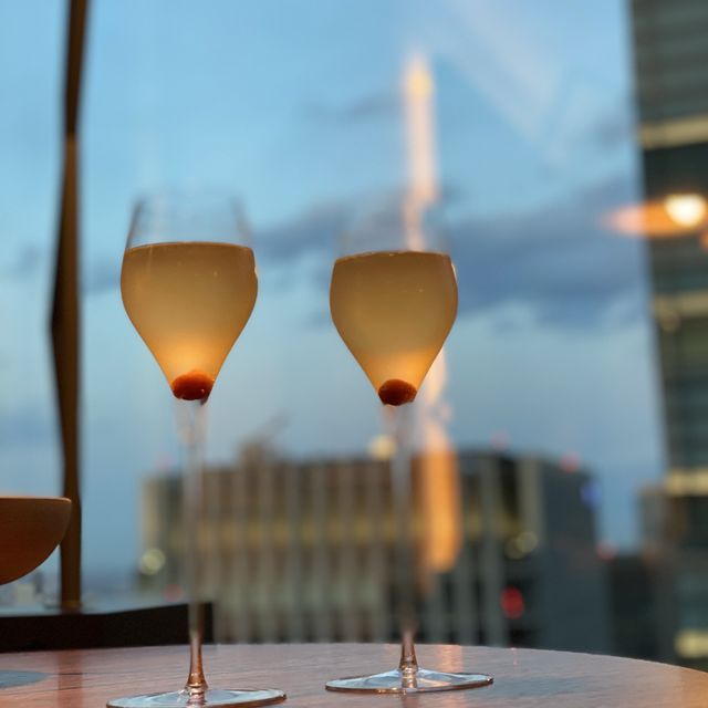 大手町　美しい夕暮れを眺めながらラウンジで素敵なひととき🍷【フォーシーズンズホテル東京大手町】