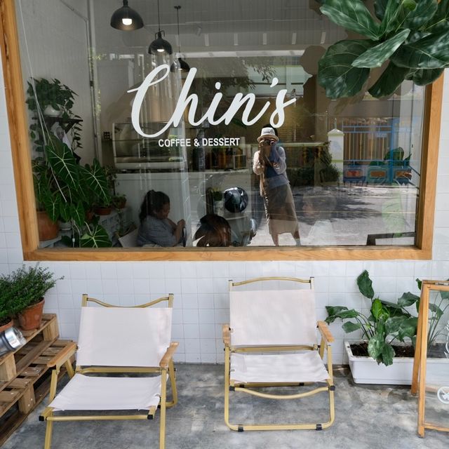 Chin’s cafe คาเฟ่มินิมอลใจกลางญาจาง