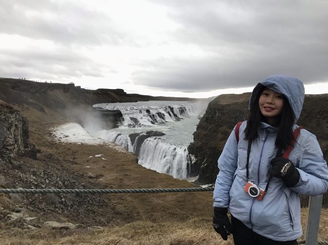 冰島黃金圈景點之一「黃金瀑布Gullfoss Falls」