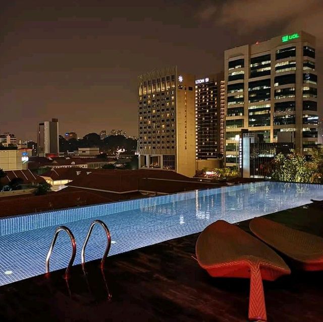 Infinity Pool @ Naumi