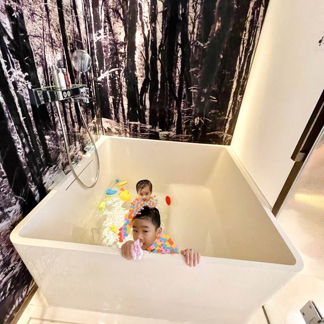 親子洒店staycation！超大方型浴缸！