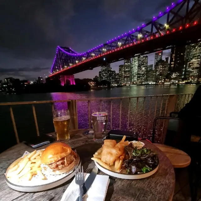 Amazing Waterfront Restaurant & Amazing Vibe