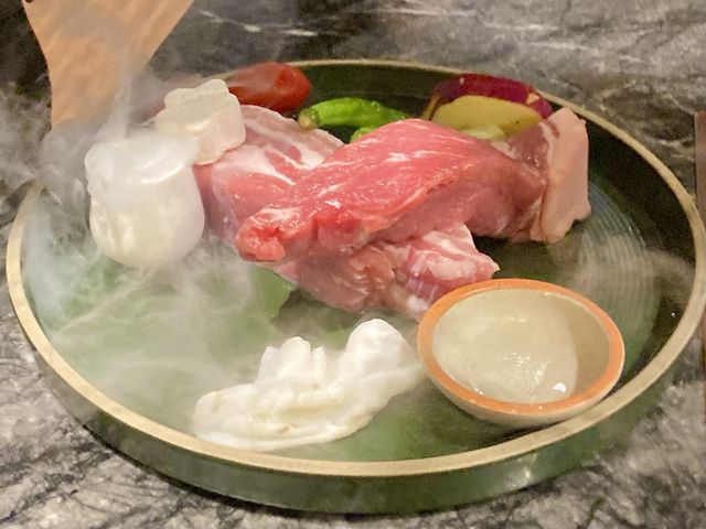 육즙 가득한 고퀄리티 돼지고기 맛집 ‘마장동 김씨’