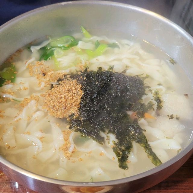 춘천중앙시장 보리밥 손칼국수 맛집 오팔국숫집