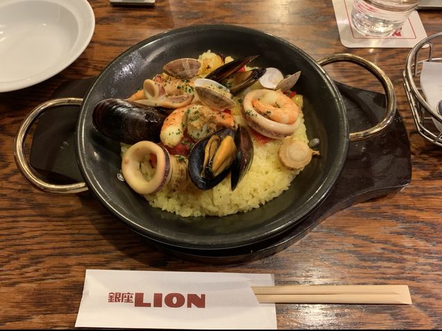 札幌　銀座ライオン狸小路２丁目店　絶品パエリアとガーリックポテト大満喫❗️