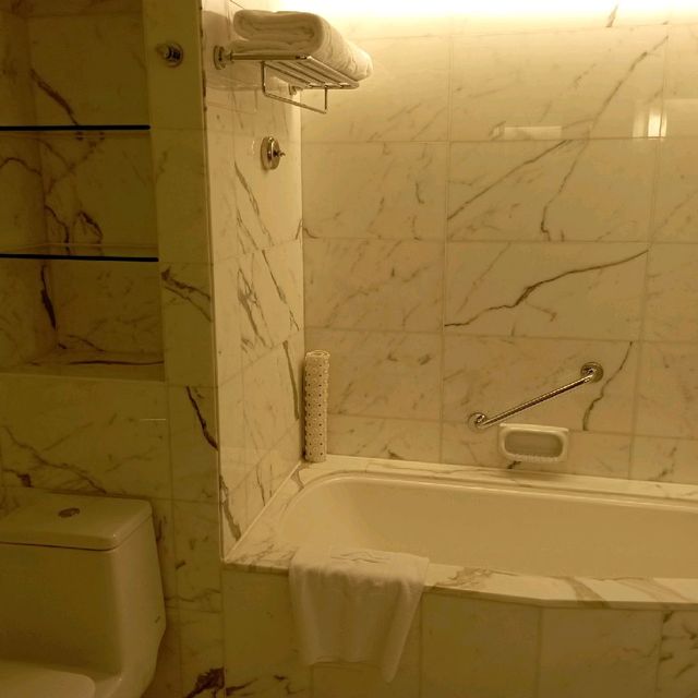  “Spend-to-Redeem Staycation” Programme with minimum room charges 